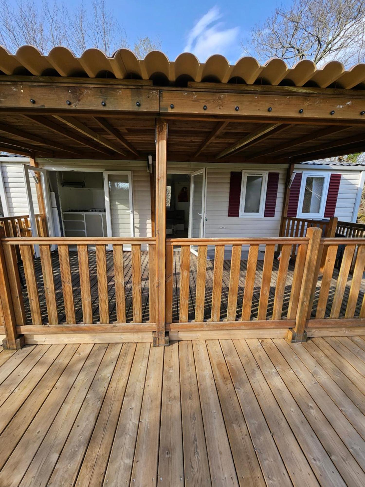 Camping Familial Les Chalets D'Uza Exterior foto